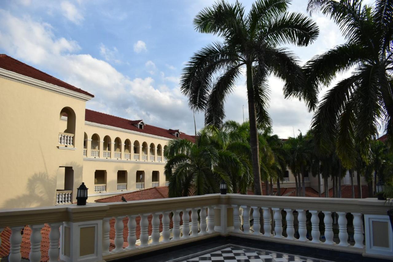 Hotel El Prado Barranquilla  Exterior photo The main building of the museum
