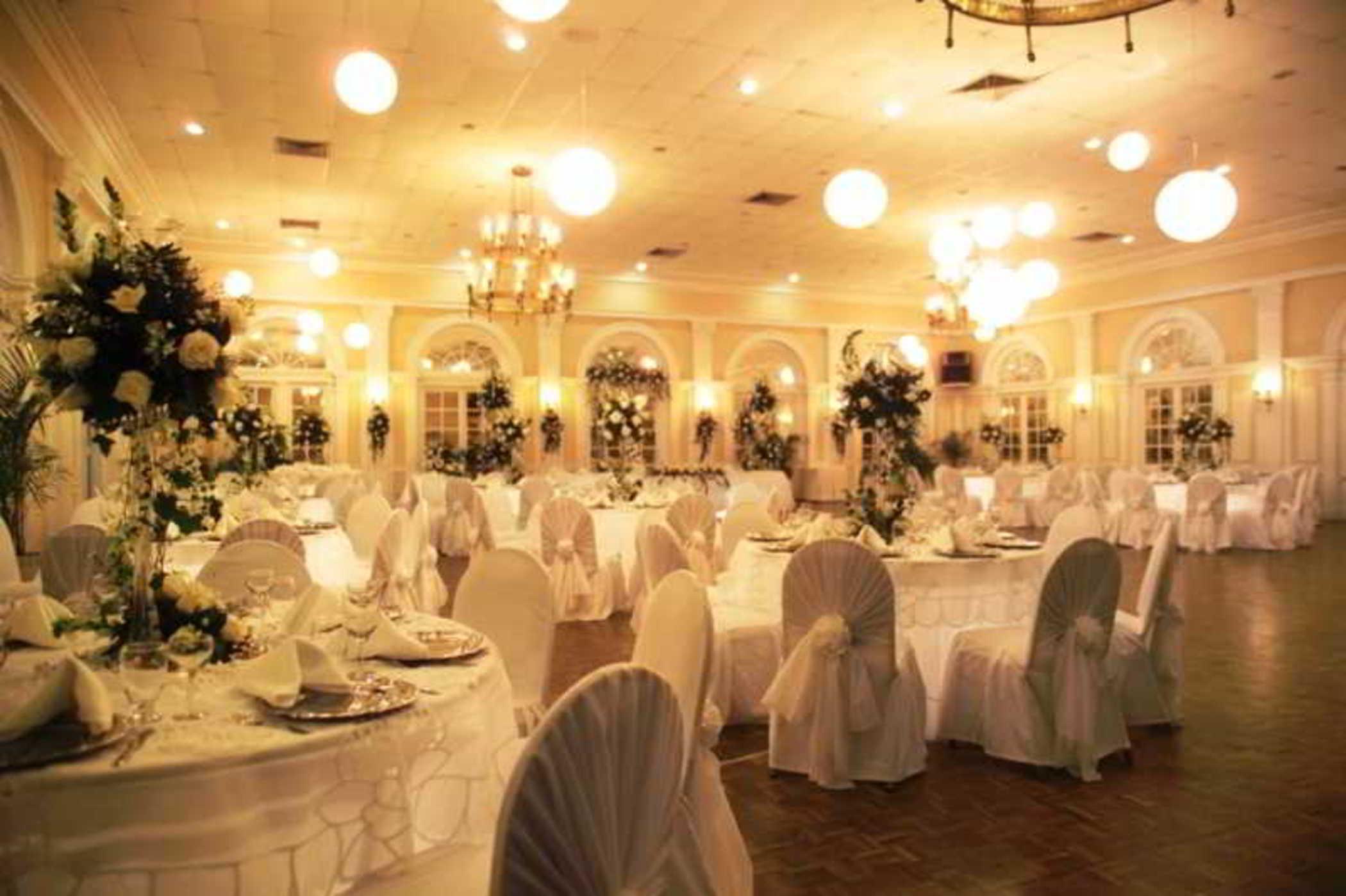 Hotel El Prado Barranquilla  Exterior photo The ballroom at the Hotel du Pont