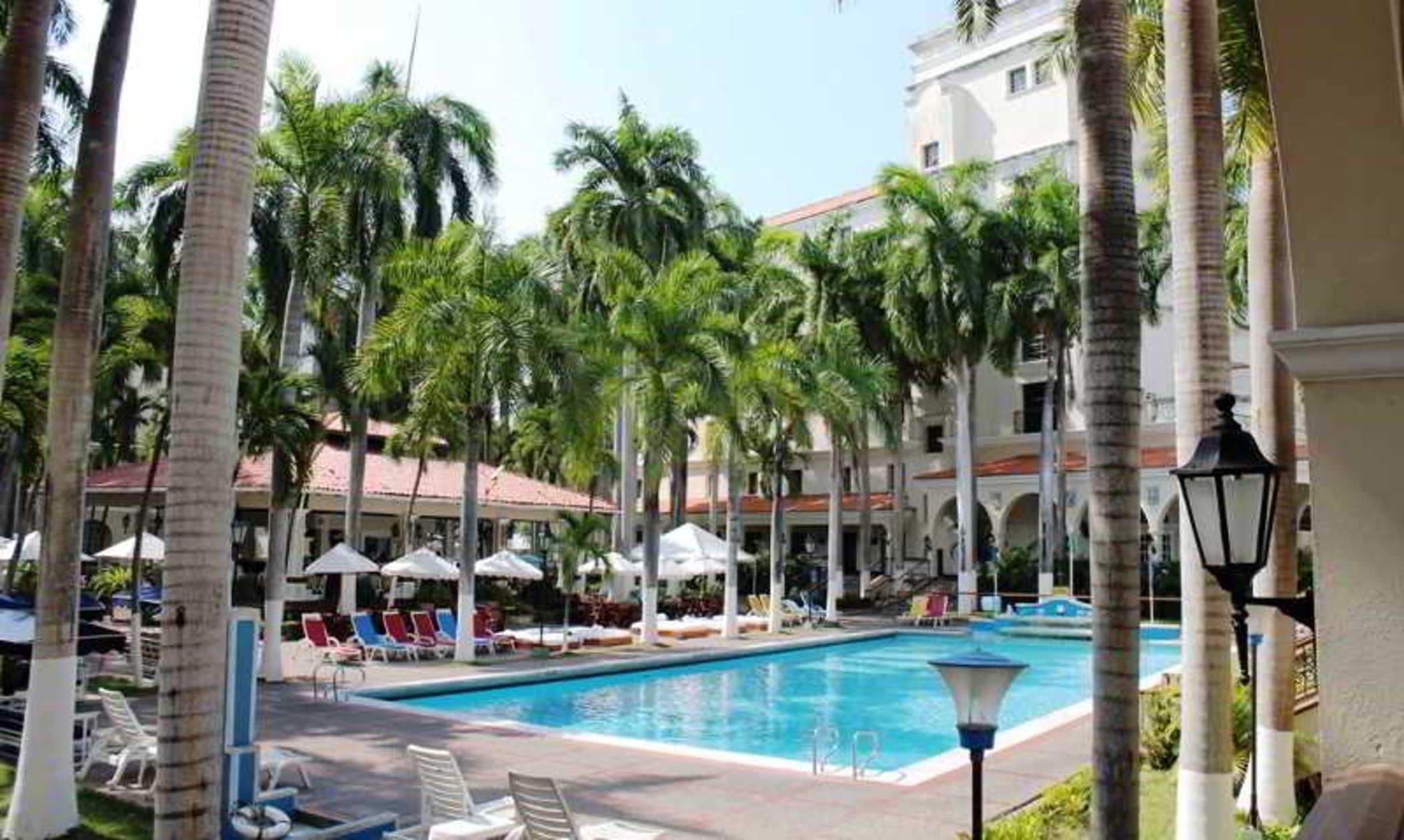 Hotel El Prado Barranquilla  Exterior photo The pool at the Royal Hawaiian Hotel
